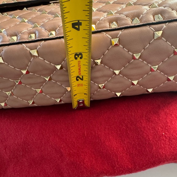 Authentic Valentino Garavani Large Quilted Studded Shoulder Bag - Picture 12 of 16